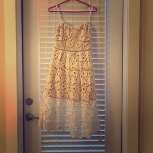 Lulus - crochet white lace midi dress